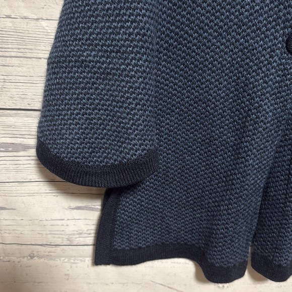 Alpaca Wool Poncho - Picture 4 of 9